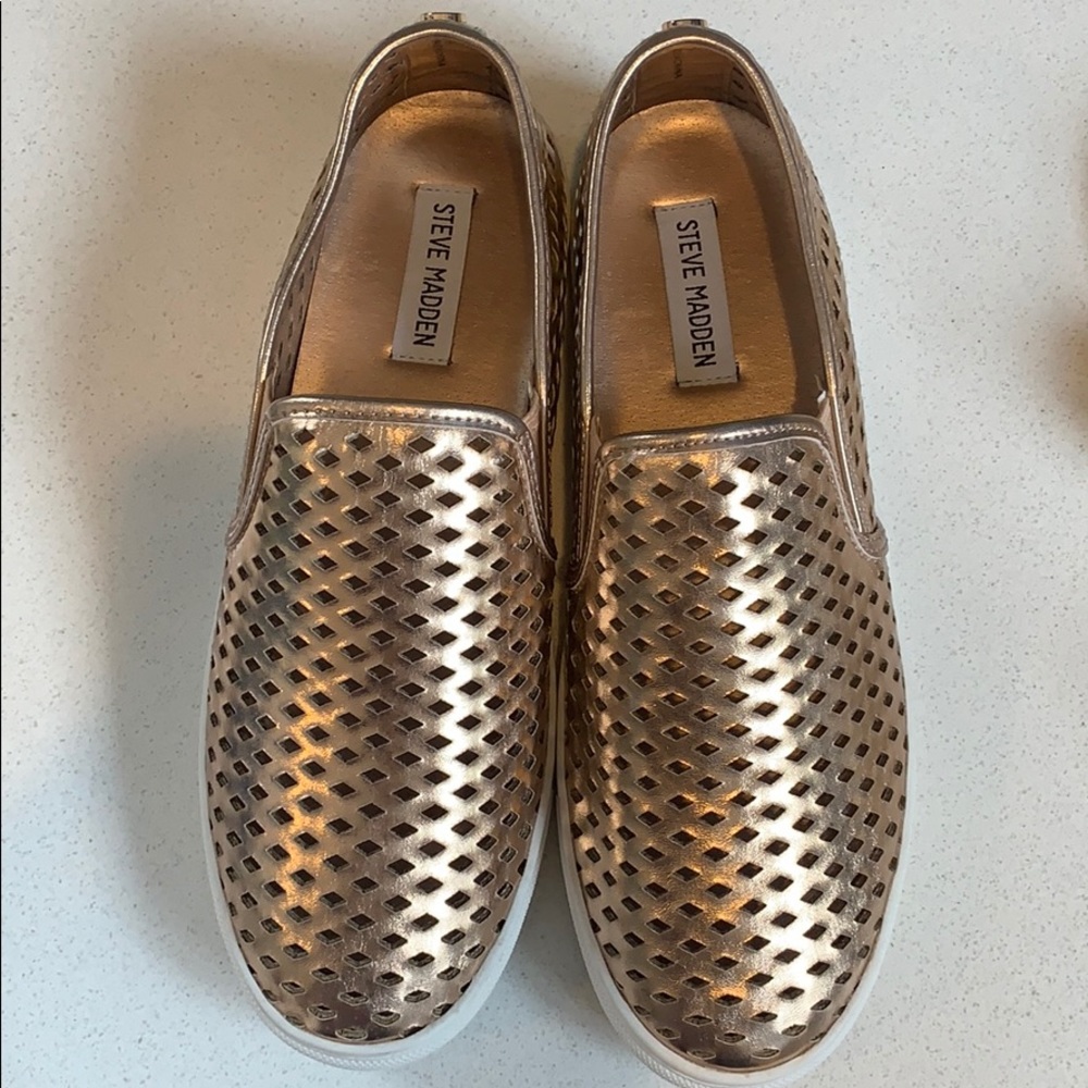 Steve madden size 10 rose gold slip on shoes